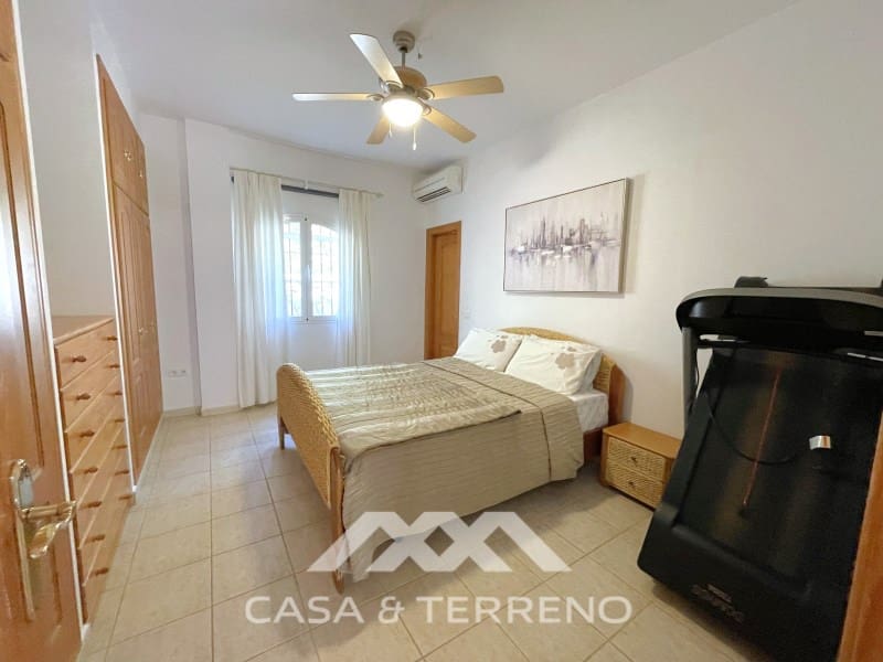 Chalet de 4 habitaciones en Arenas en venta con piscina - 699.999 € (Ref: 9999579)