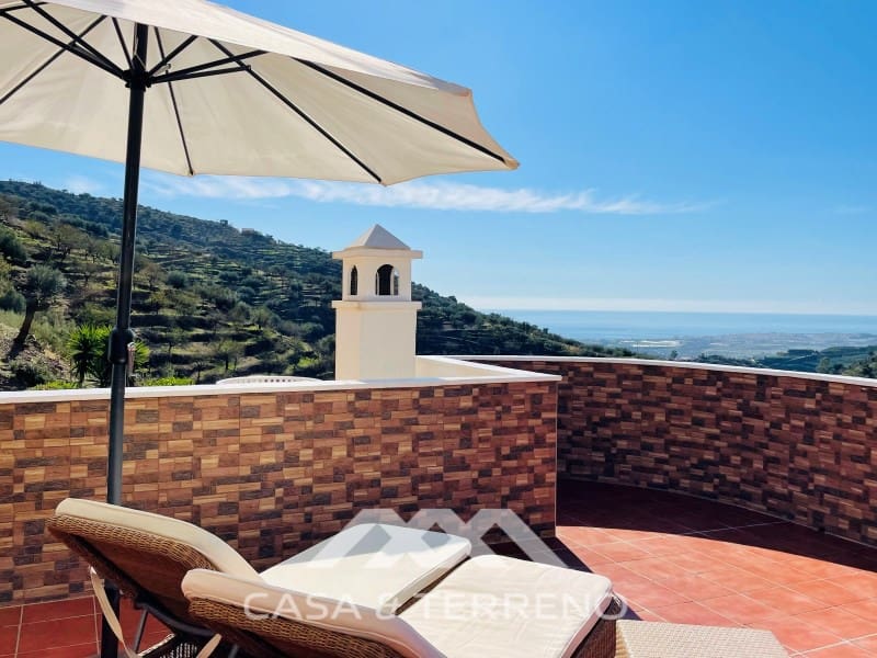 Chalet de 4 habitaciones en Arenas en venta con piscina - 699.999 € (Ref: 9999579)