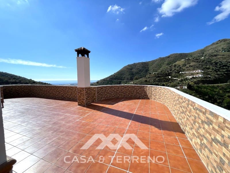Chalet de 4 habitaciones en Arenas en venta con piscina - 699.999 € (Ref: 9999579)