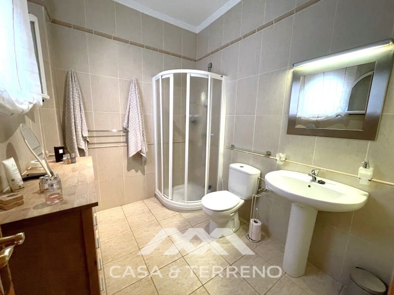 Chalet de 4 habitaciones en Arenas en venta con piscina - 699.999 € (Ref: 9999579)