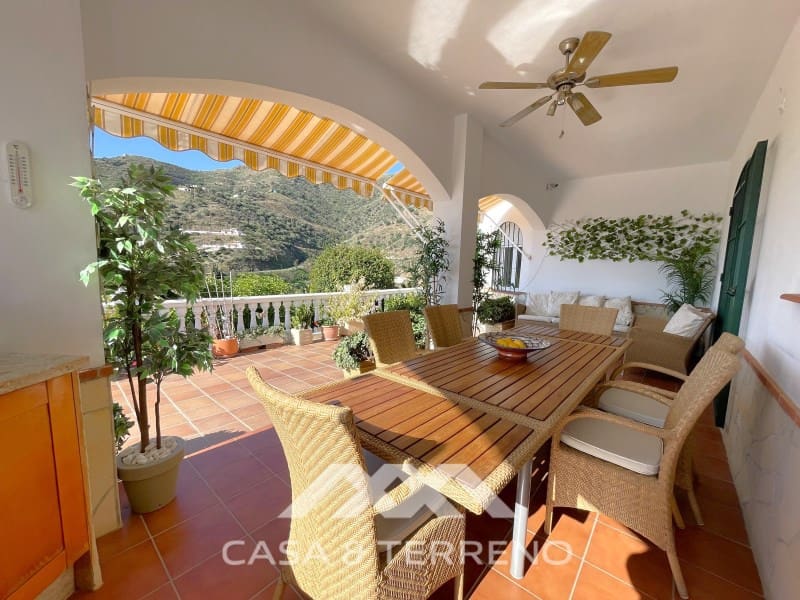 Chalet de 4 habitaciones en Arenas en venta con piscina - 699.999 € (Ref: 9999579)