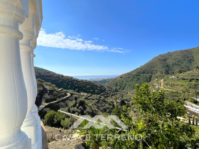 Chalet de 4 habitaciones en Arenas en venta con piscina - 699.999 € (Ref: 9999579)