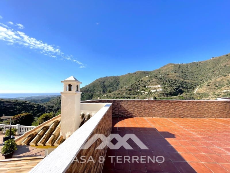 Chalet de 4 habitaciones en Arenas en venta con piscina - 699.999 € (Ref: 9999579)
