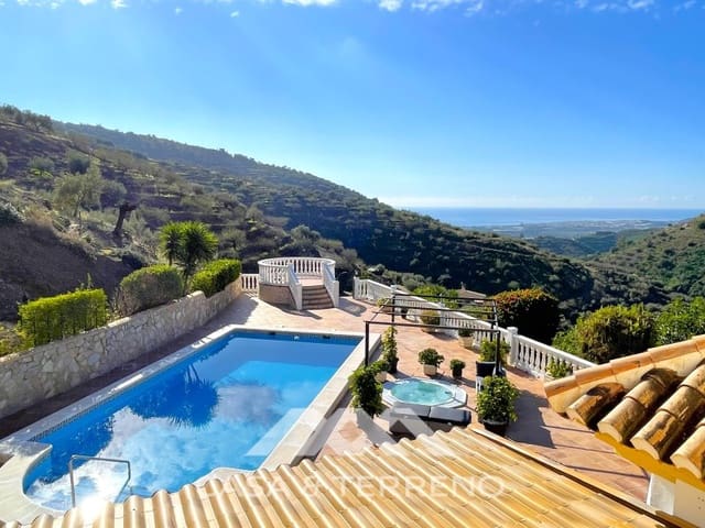 Chalet de 4 habitaciones en Arenas en venta con piscina - 699.999 € (Ref: 9999579)