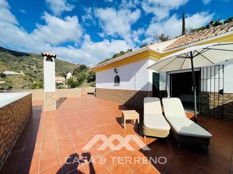 Chalet de 4 habitaciones en Arenas en venta con piscina - 699.999 € (Ref: 9999579)