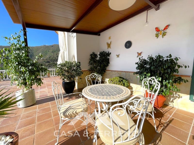Chalet de 4 habitaciones en Arenas en venta con piscina - 699.999 € (Ref: 9999579)