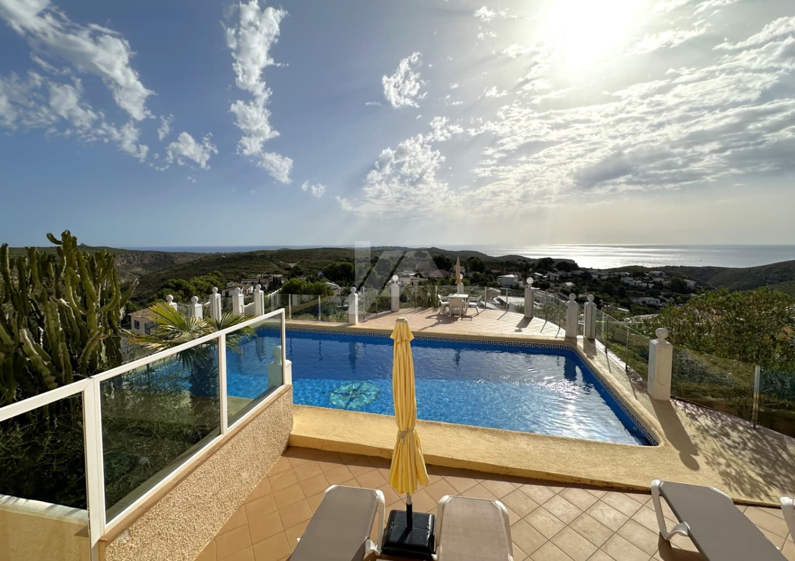 3 sovrum Villa till salu i Cumbre del Sol med pool garage - 720 000 € (Ref: 10035648)