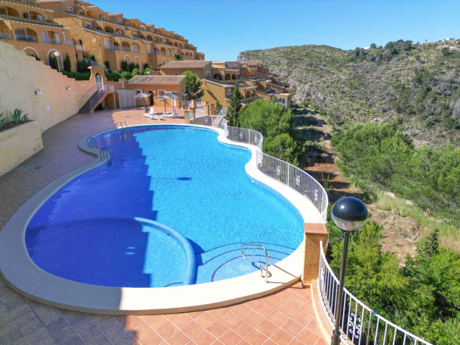 2 soverom Leilighet til salgs i Cumbre del Sol med svømmebasseng garasje - € 220 000 (Ref: 10086797)