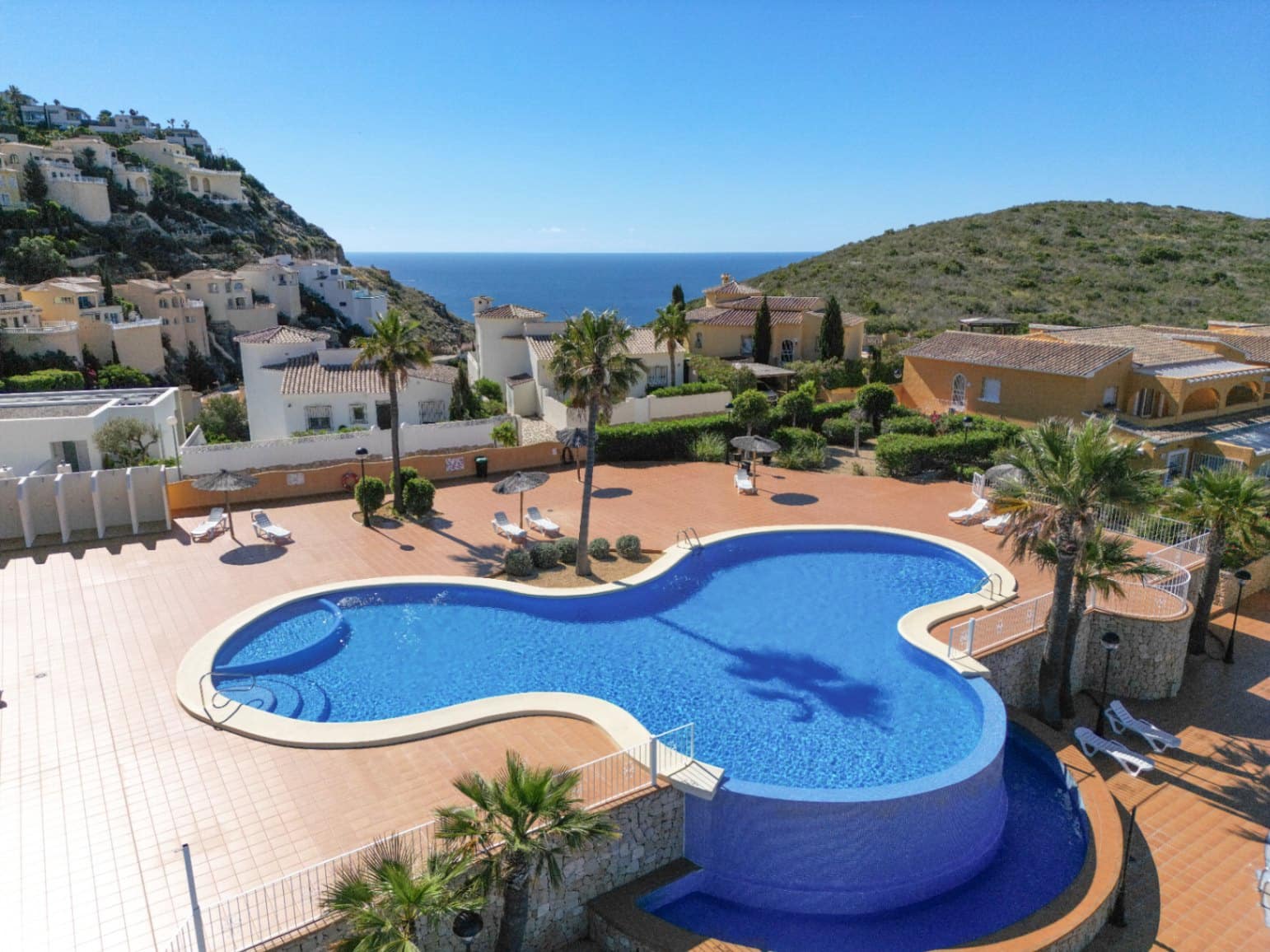 2 soverom Leilighet til salgs i Cumbre del Sol med svømmebasseng garasje - € 220 000 (Ref: 10086797)