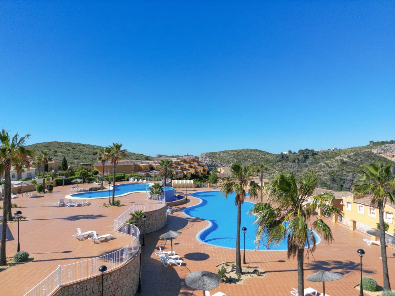 2 soverom Leilighet til salgs i Cumbre del Sol med svømmebasseng garasje - € 220 000 (Ref: 10086797)
