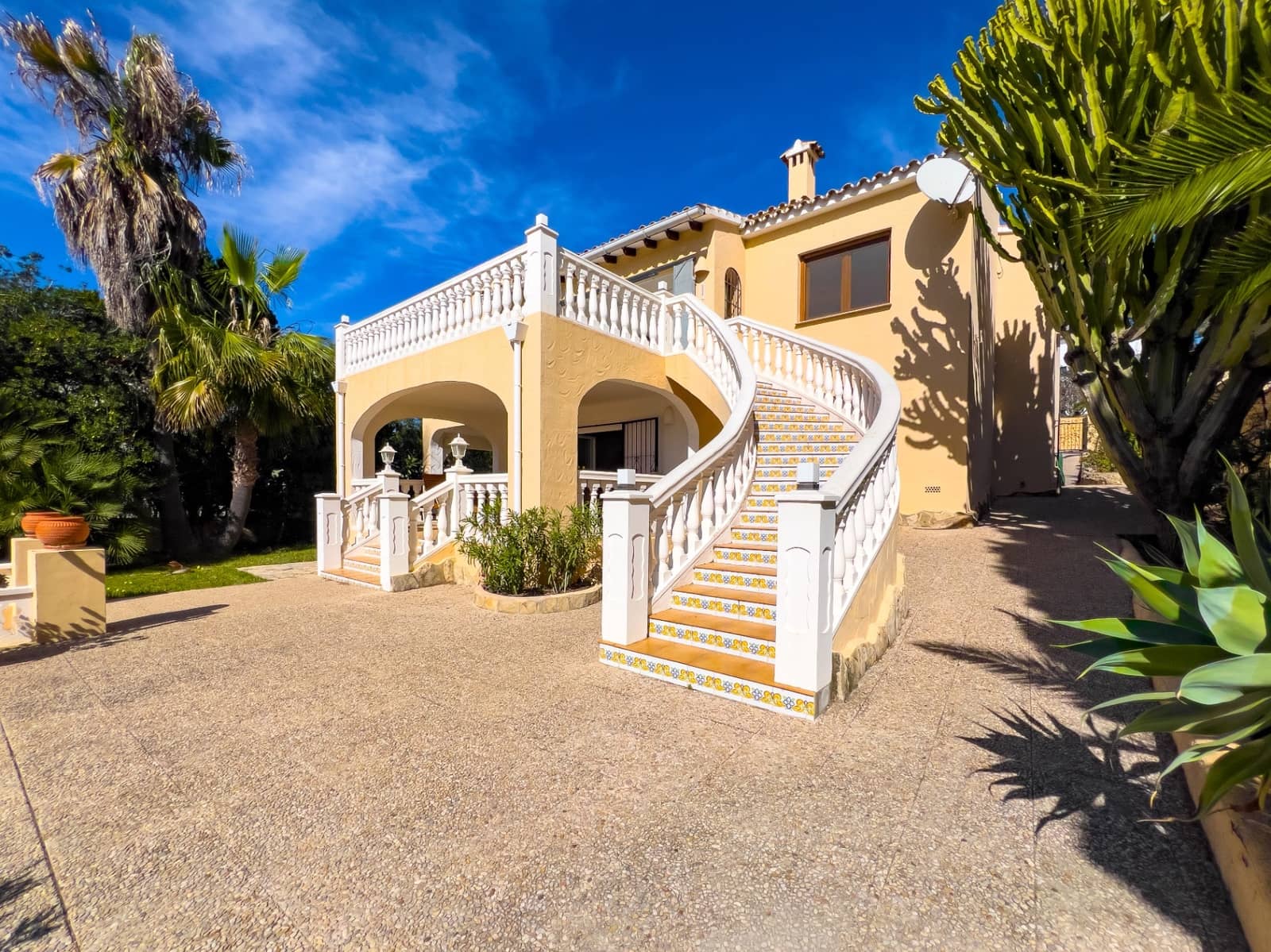 Chalet de 2 habitaciones en Moraira en venta con piscina garaje - 1.425.000 € (Ref: 10086814)