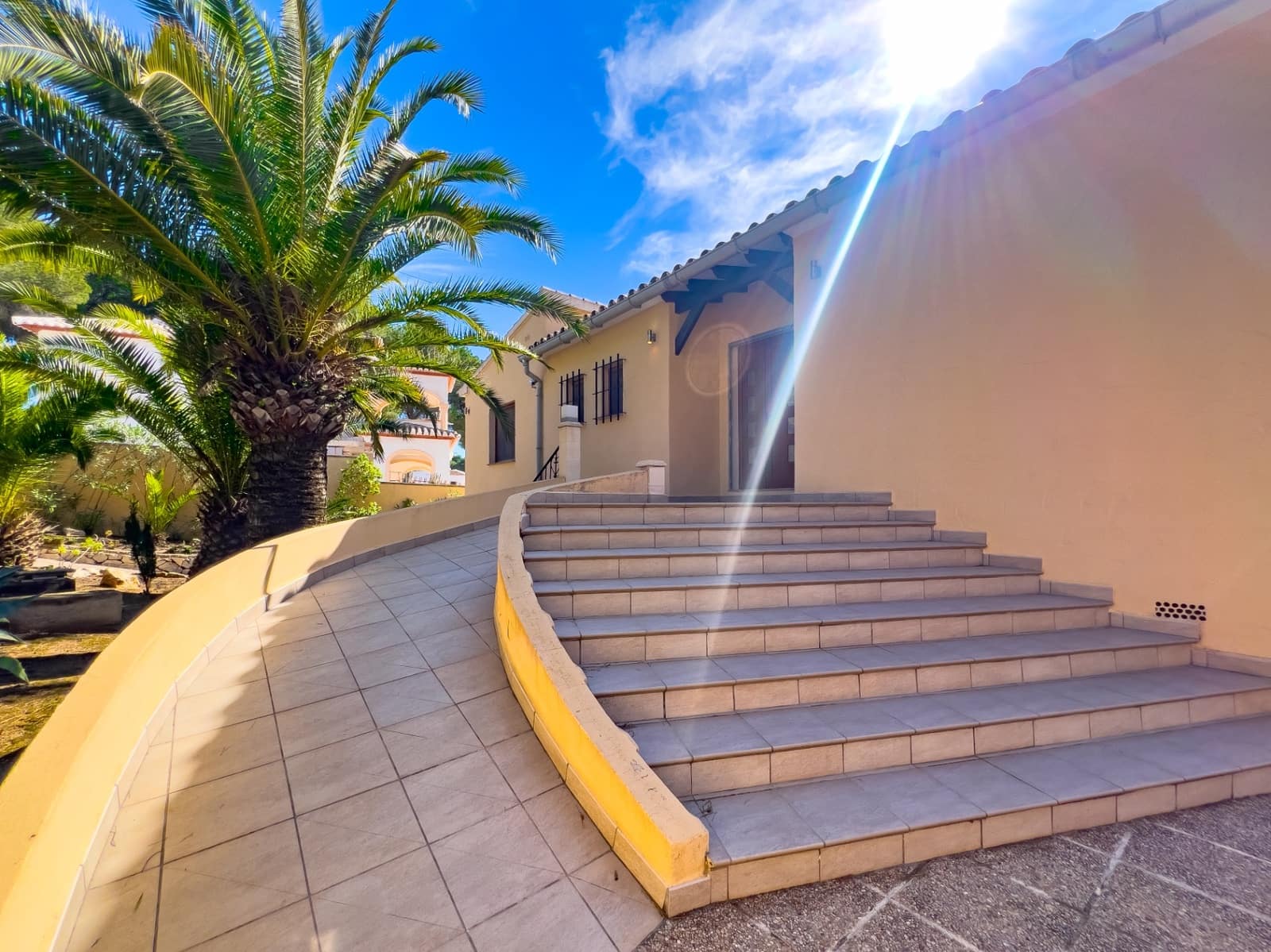 Chalet de 2 habitaciones en Moraira en venta con piscina garaje - 1.425.000 € (Ref: 10086814)
