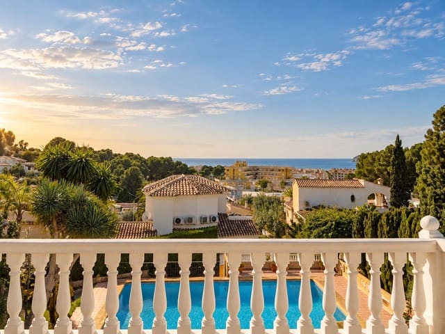 2 makuuhuone Huvila myytävänä paikassa Moraira, Teulada-Moraira mukana uima-altaan 
autotalli - 1 425 000 € (Ref: 10086814)