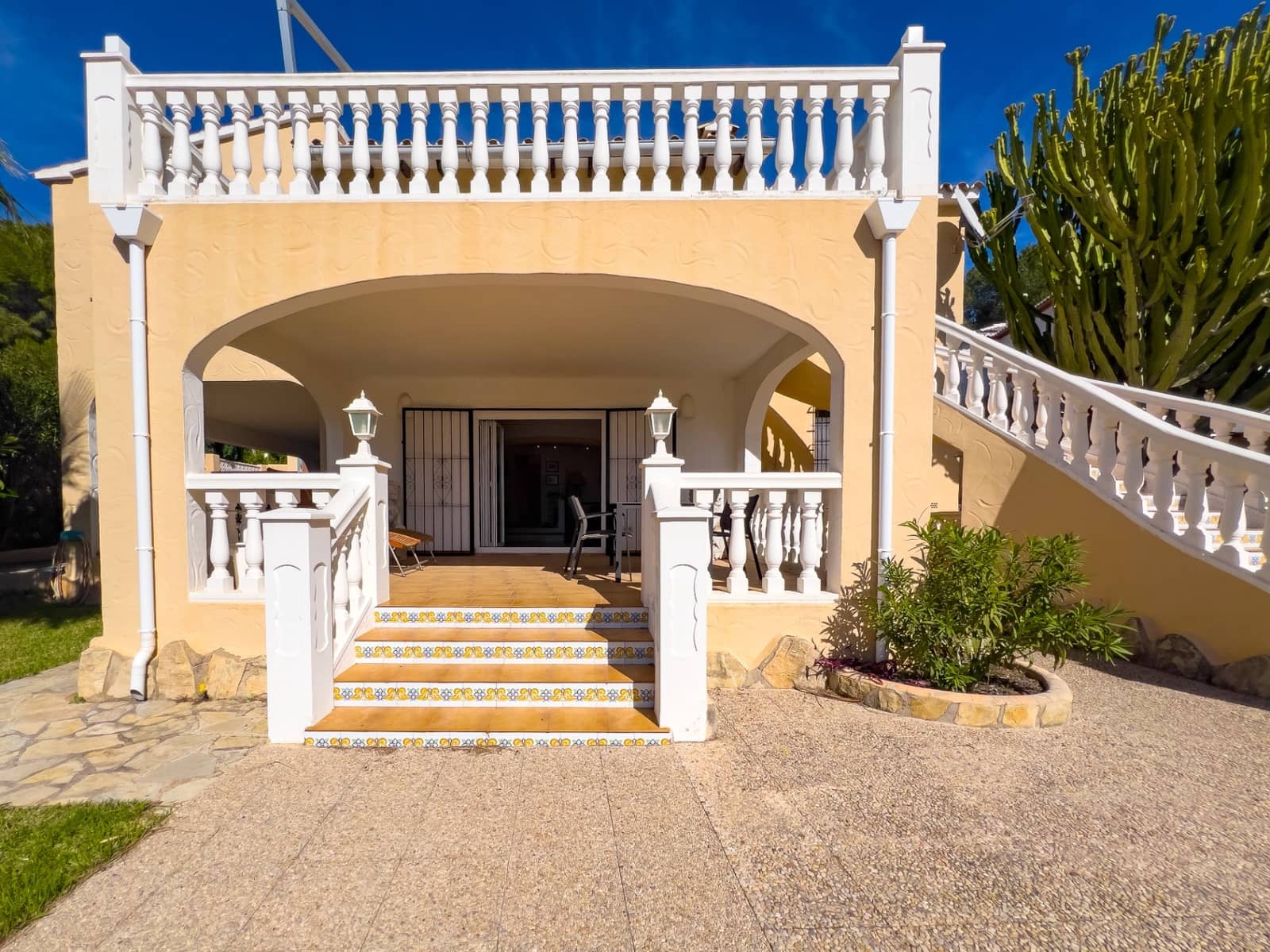 Chalet de 2 habitaciones en Moraira en venta con piscina garaje - 1.425.000 € (Ref: 10086814)