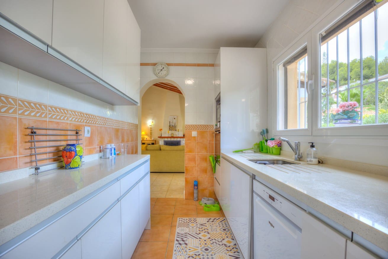 Chalet de 4 habitaciones en Benissa en venta con piscina garaje - 599.000 € (Ref: 10086820)