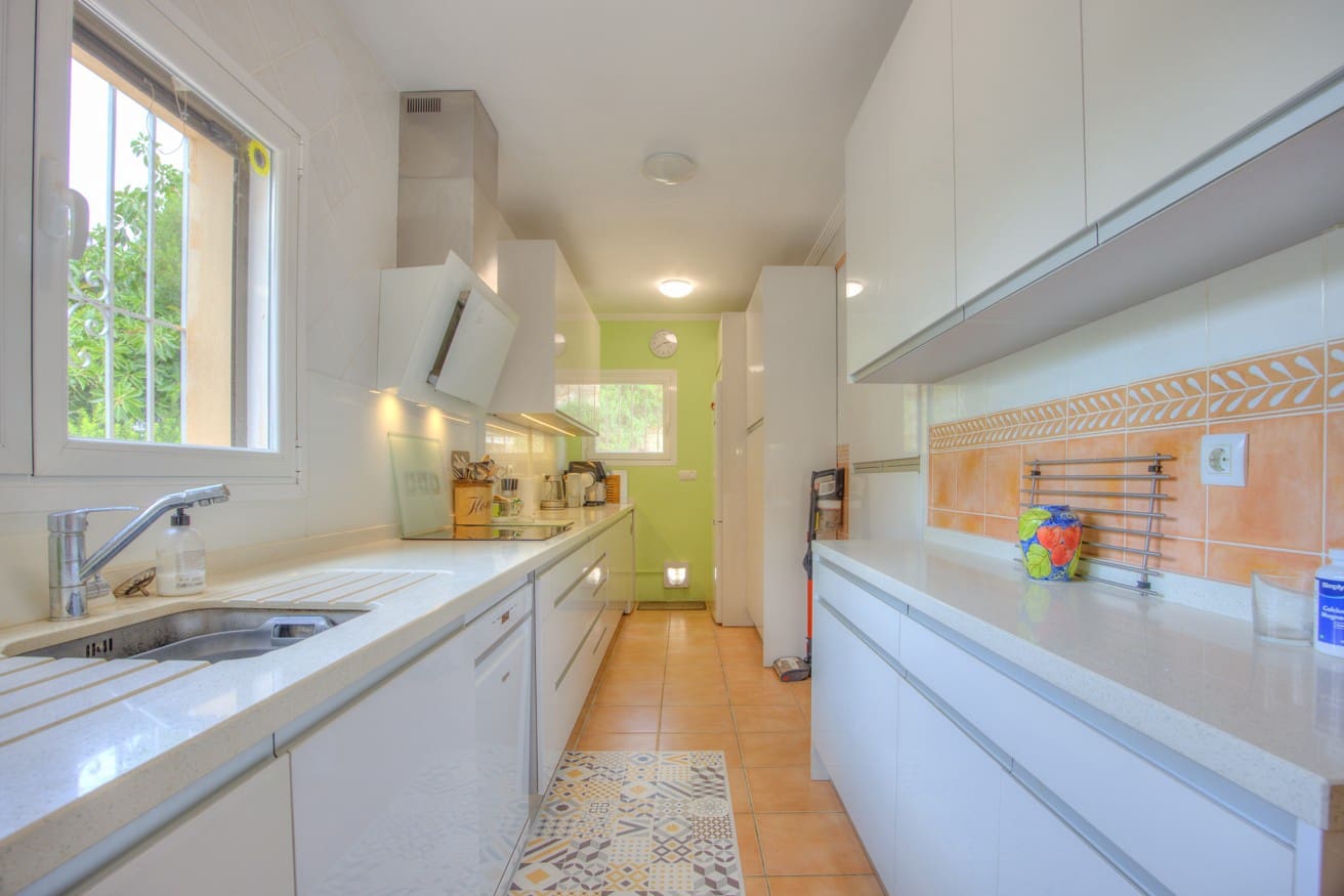 Chalet de 4 habitaciones en Benissa en venta con piscina garaje - 599.000 € (Ref: 10086820)