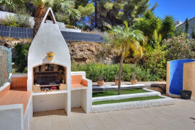 Chalet de 4 habitaciones en Benissa en venta con piscina garaje - 599.000 € (Ref: 10086820)