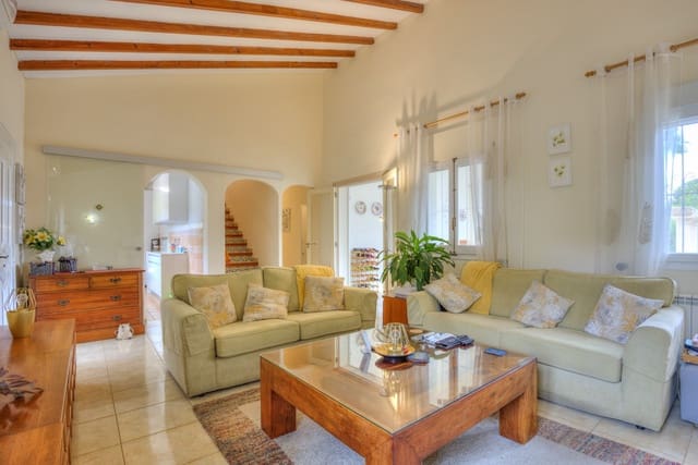 Chalet de 4 habitaciones en Benissa en venta con piscina garaje - 599.000 € (Ref: 10086820)
