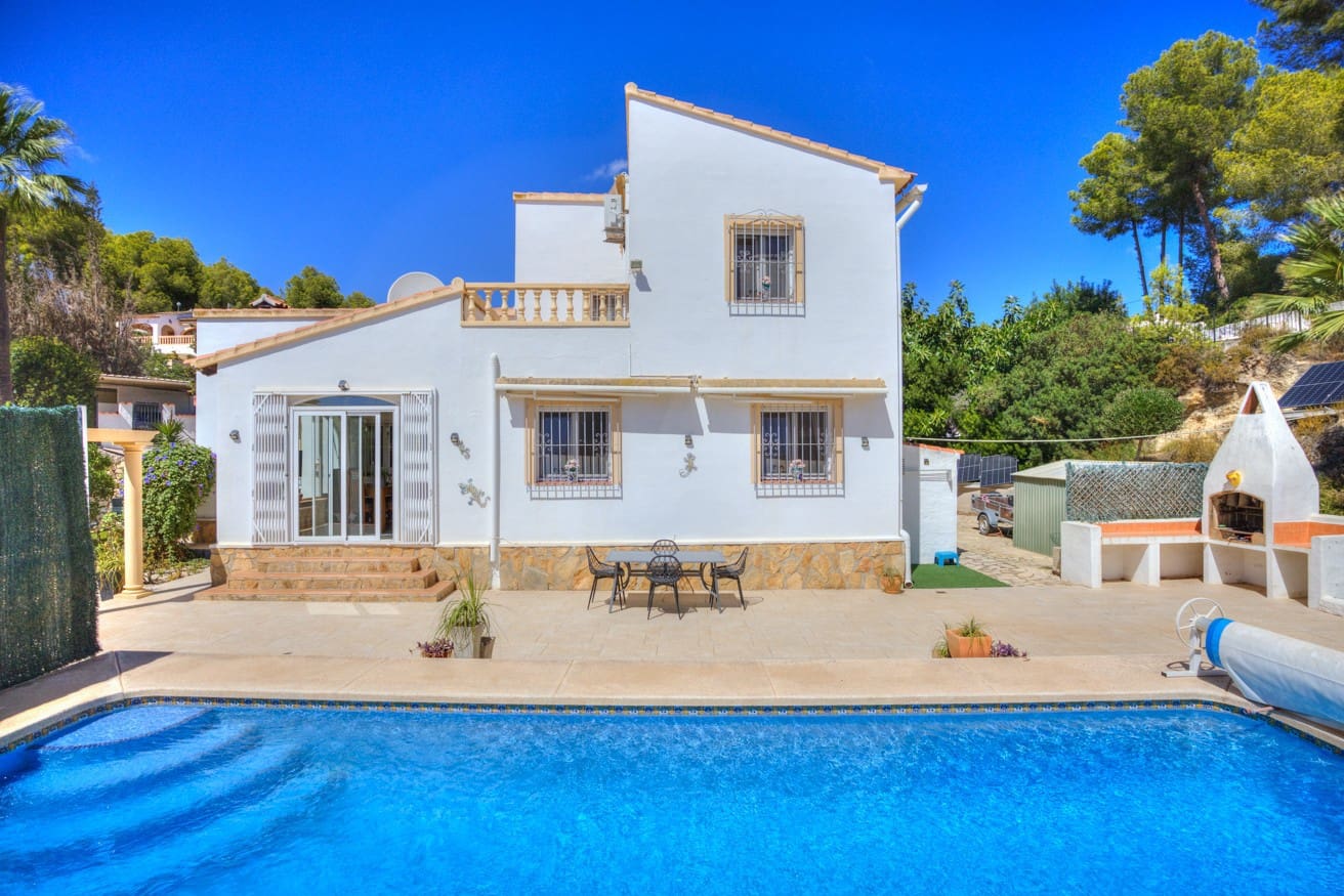 Chalet de 4 habitaciones en Benissa en venta con piscina garaje - 599.000 € (Ref: 10086820)