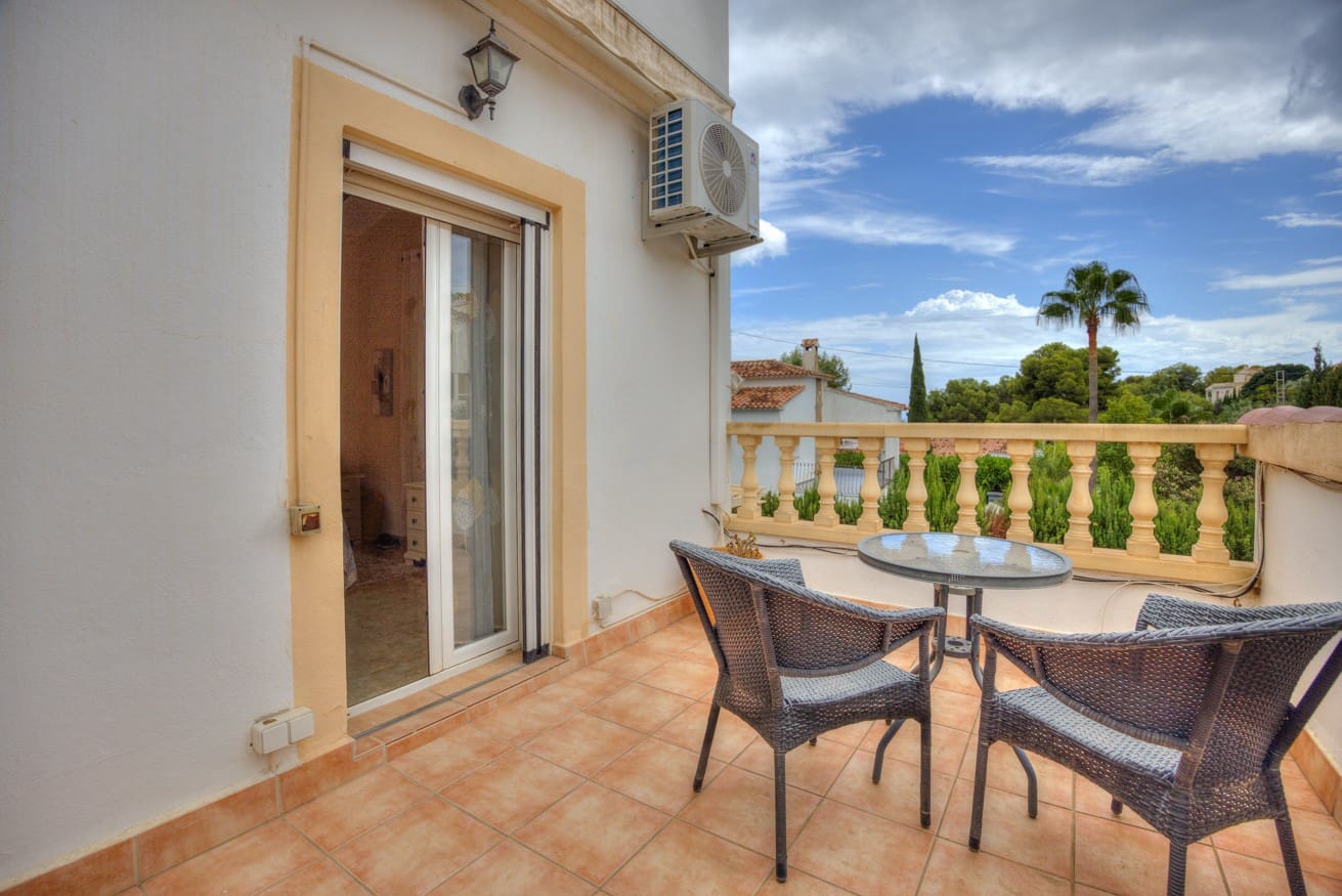 Chalet de 4 habitaciones en Benissa en venta con piscina garaje - 599.000 € (Ref: 10086820)