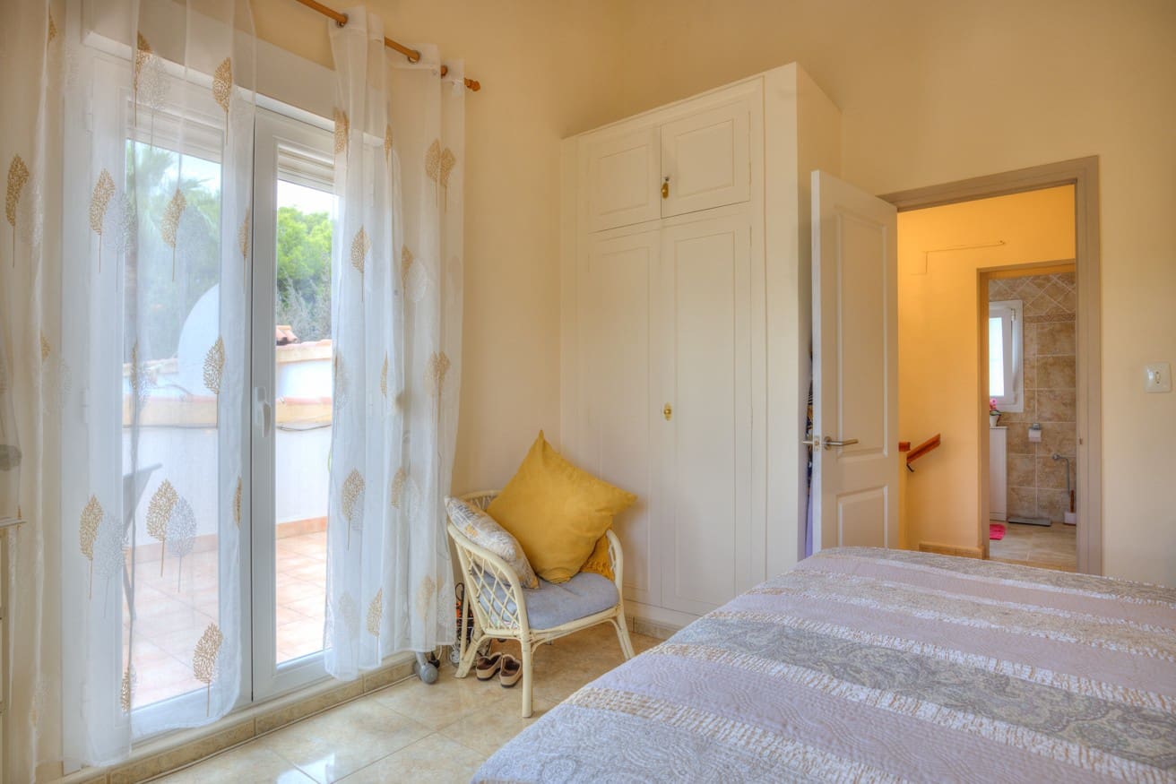 Chalet de 4 habitaciones en Benissa en venta con piscina garaje - 599.000 € (Ref: 10086820)