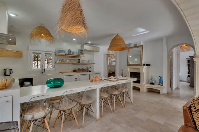 5 makuuhuone Huvila myytävänä paikassa Moraira, Teulada-Moraira mukana uima-altaan 
autotalli - 1 099 000 € (Ref: 10086821)