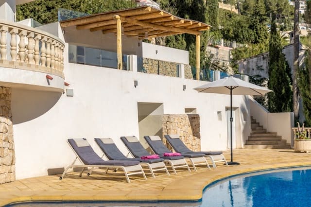 5 makuuhuone Huvila myytävänä paikassa Moraira, Teulada-Moraira mukana uima-altaan 
autotalli - 1 099 000 € (Ref: 10086821)