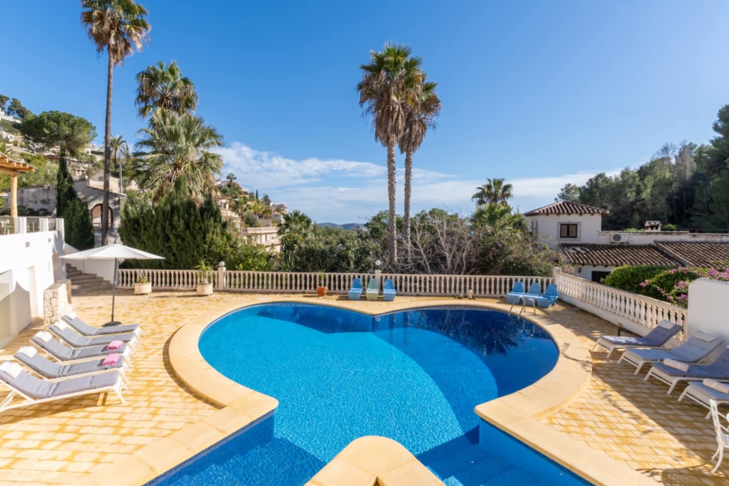 5 sovrum Villa till salu i Moraira med pool garage - 1 099 000 € (Ref: 10086821)