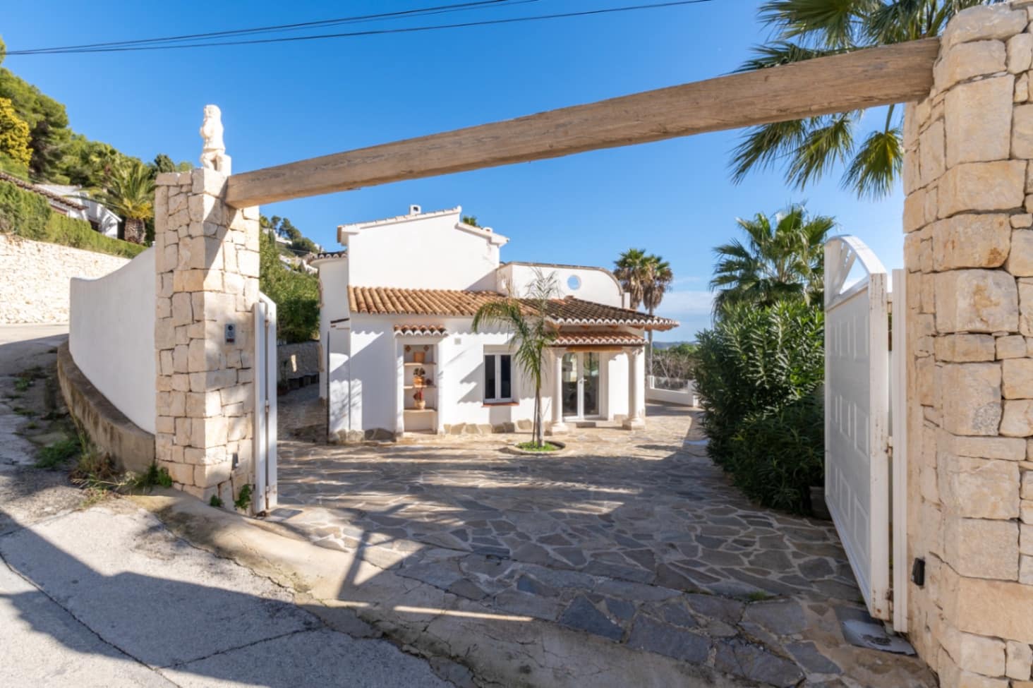 5 sovrum Villa till salu i Moraira med pool garage - 1 099 000 € (Ref: 10086821)