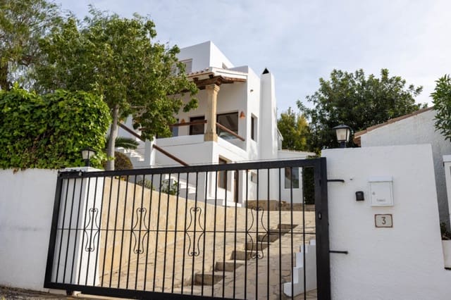 Chalet de 3 habitaciones en Javea / Xàbia en venta con piscina garaje - 790.000 € (Ref: 10086829)