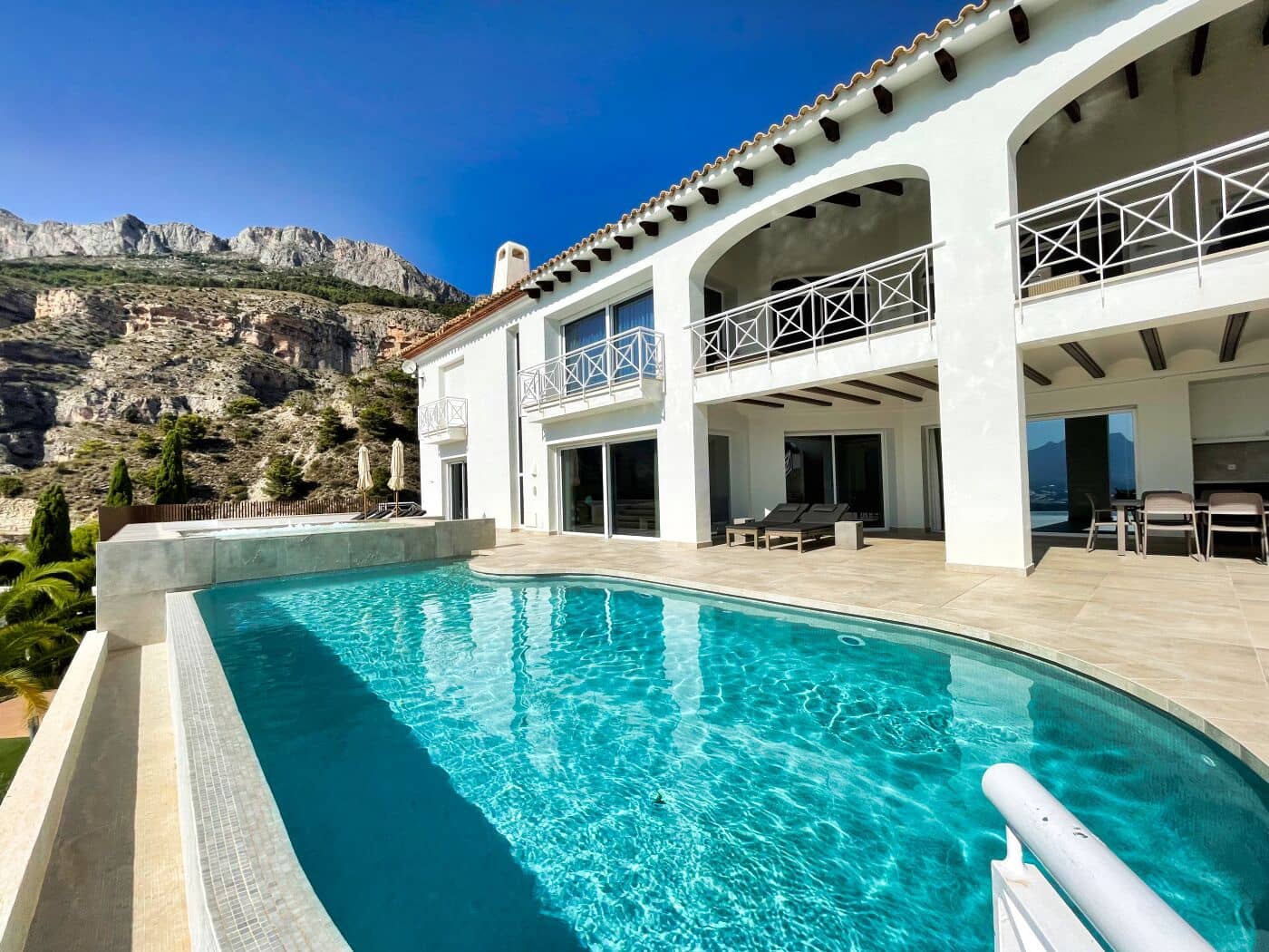 7 slaapkamer Villa te koop in Altea la Vella met zwembad garage - € 2.495.000 (Ref: 10086830)