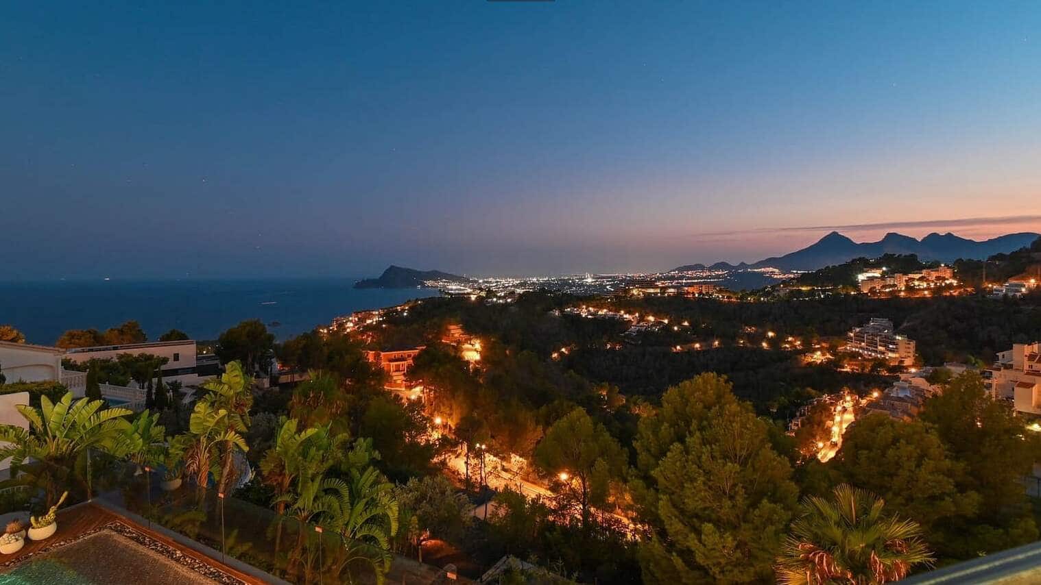 4 soverom Villa til salgs i Altea med svømmebasseng garasje - € 2 650 000 (Ref: 10086834)
