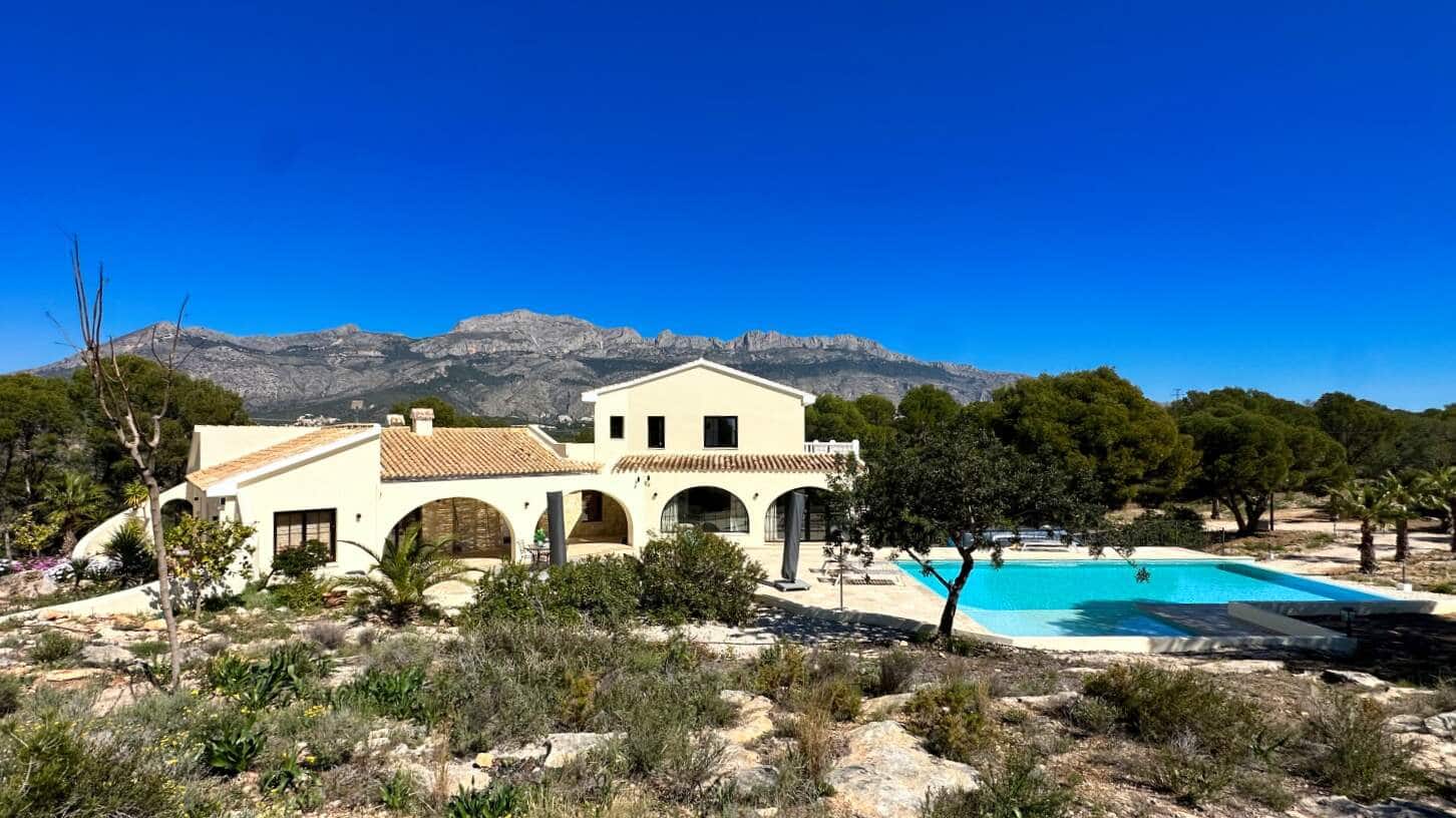 Chalet de 5 habitaciones en Altea en venta con piscina - 1.975.000 € (Ref: 10086839)