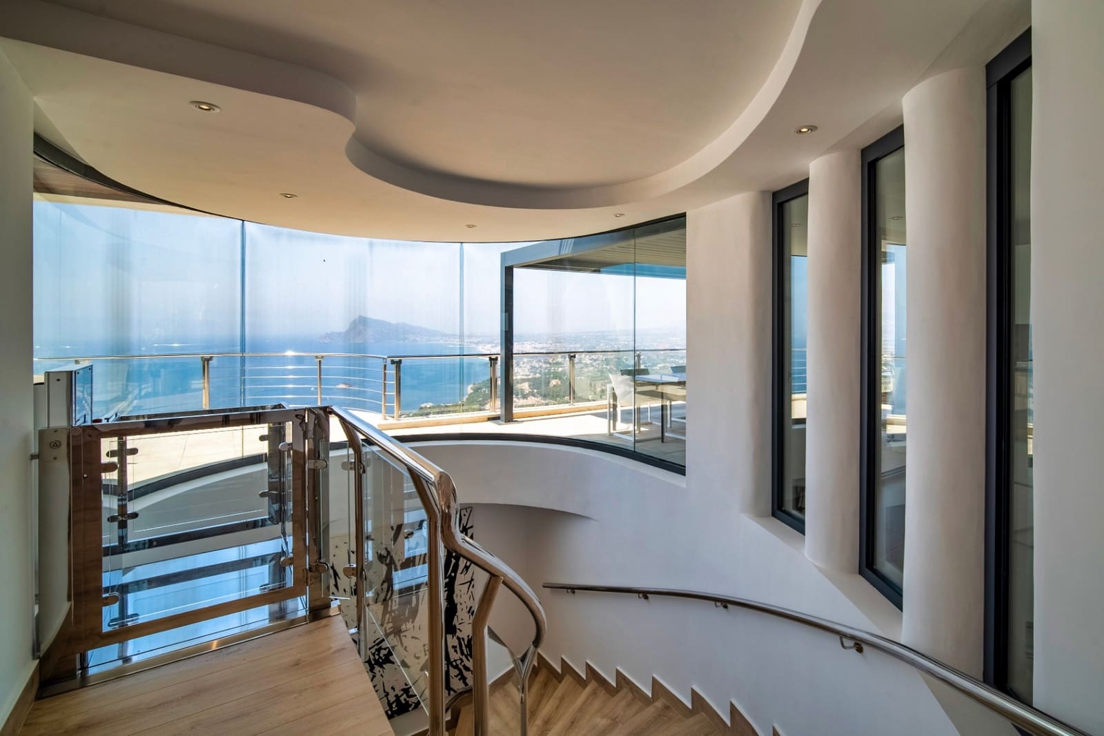 7 bedroom Villa for sale in Altea with pool garage - € 2,850,000 (Ref: 10086840)