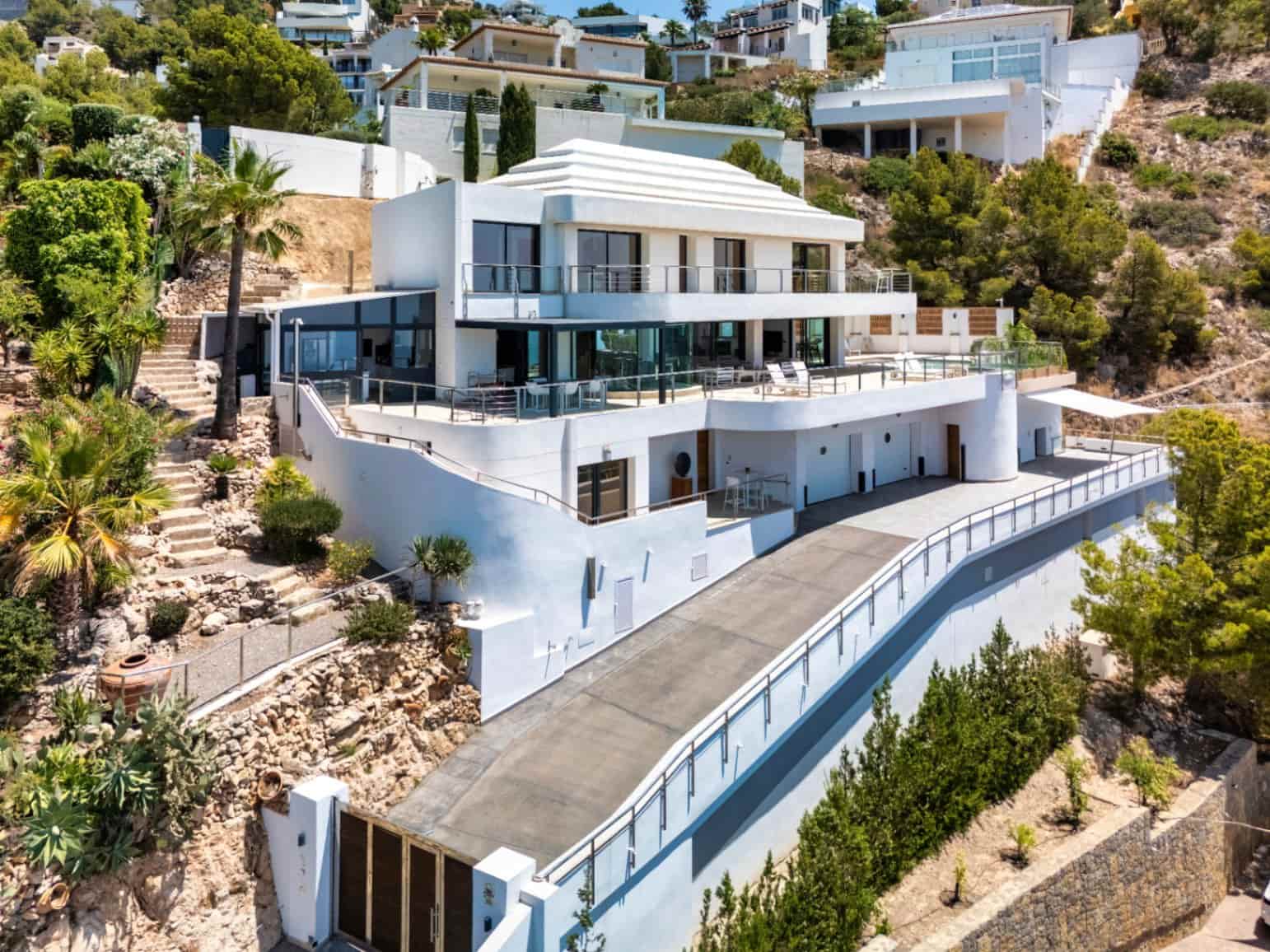 7 bedroom Villa for sale in Altea with pool garage - € 2,850,000 (Ref: 10086840)