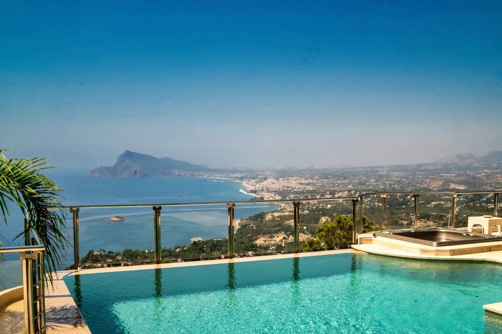 7 bedroom Villa for sale in Altea with pool garage - € 2,850,000 (Ref: 10086840)