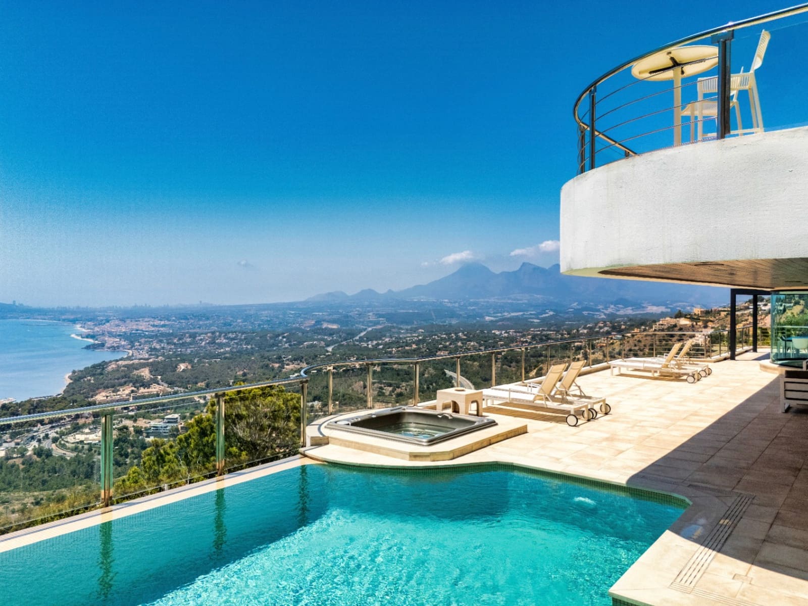 7 bedroom Villa for sale in Altea with pool garage - € 2,850,000 (Ref: 10086840)