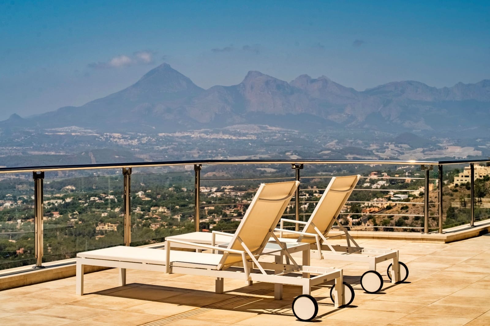 7 bedroom Villa for sale in Altea with pool garage - € 2,850,000 (Ref: 10086840)