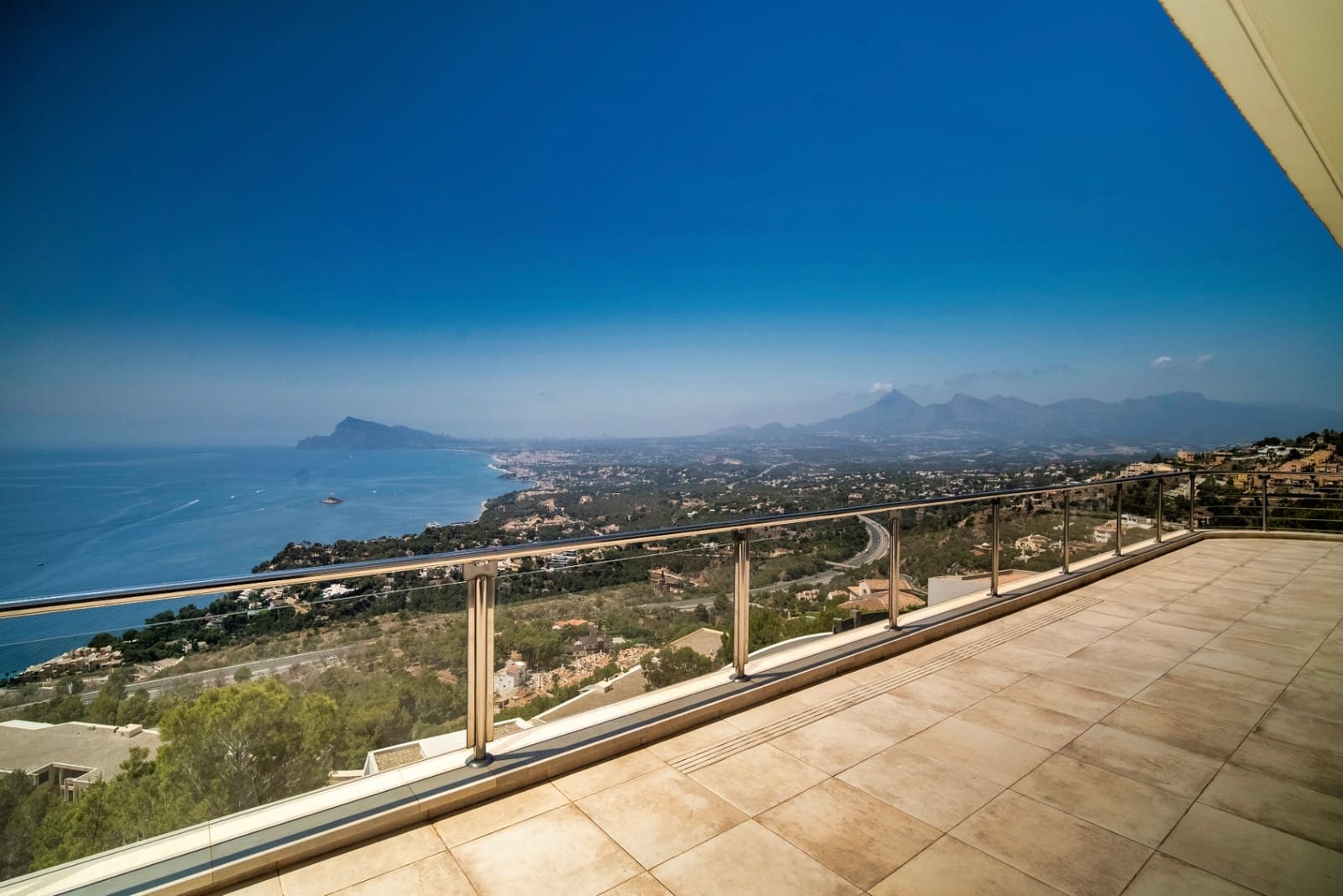 7 bedroom Villa for sale in Altea with pool garage - € 2,850,000 (Ref: 10086840)