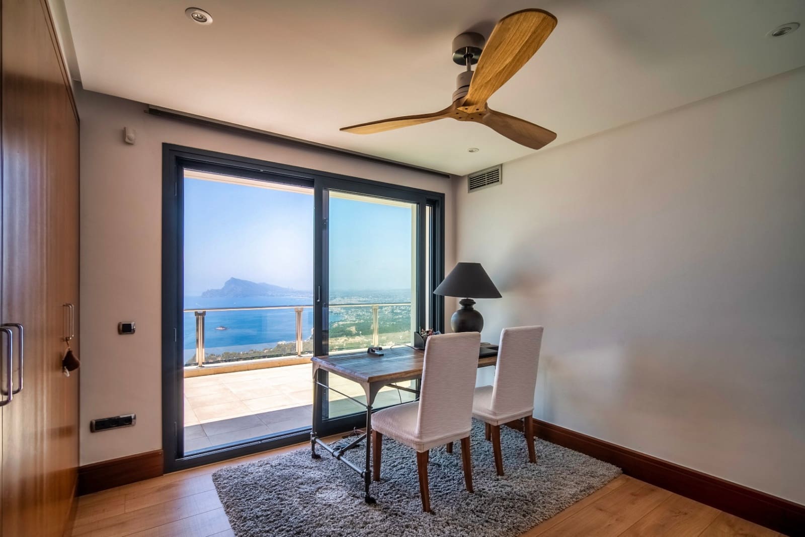 7 bedroom Villa for sale in Altea with pool garage - € 2,850,000 (Ref: 10086840)