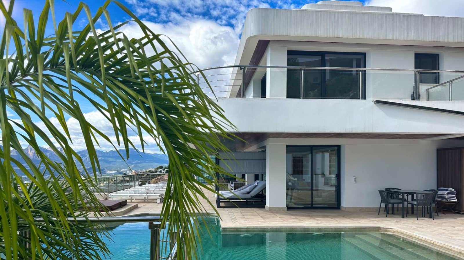 7 bedroom Villa for sale in Altea with pool garage - € 2,850,000 (Ref: 10086840)