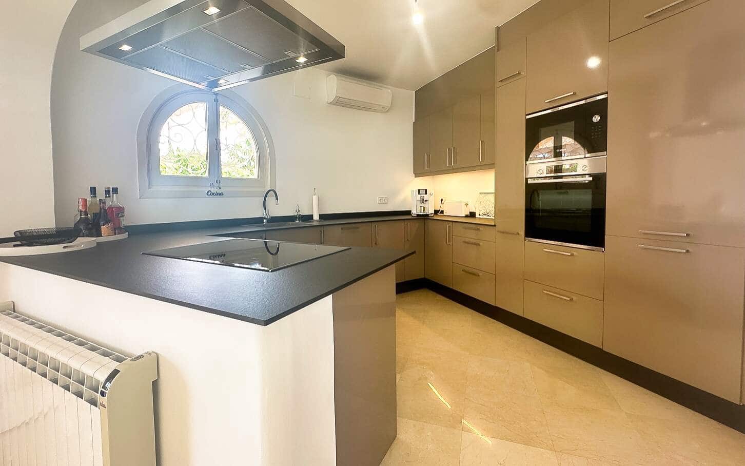 3 camera da letto Villa in vendita in Altea con piscina garage - 1.150.000 € (Rif: 10086841)