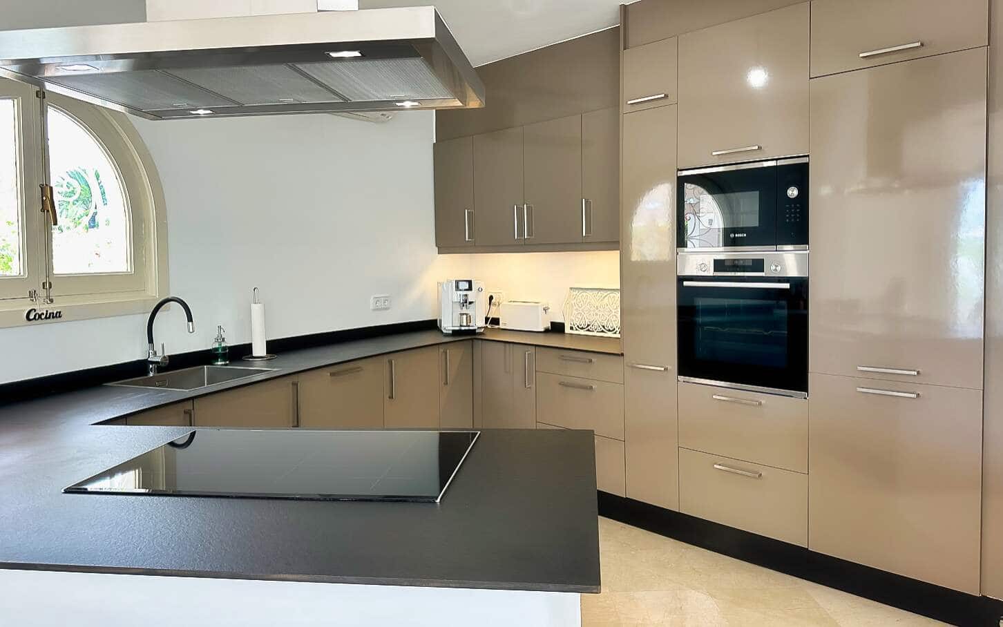 3 camera da letto Villa in vendita in Altea con piscina garage - 1.150.000 € (Rif: 10086841)