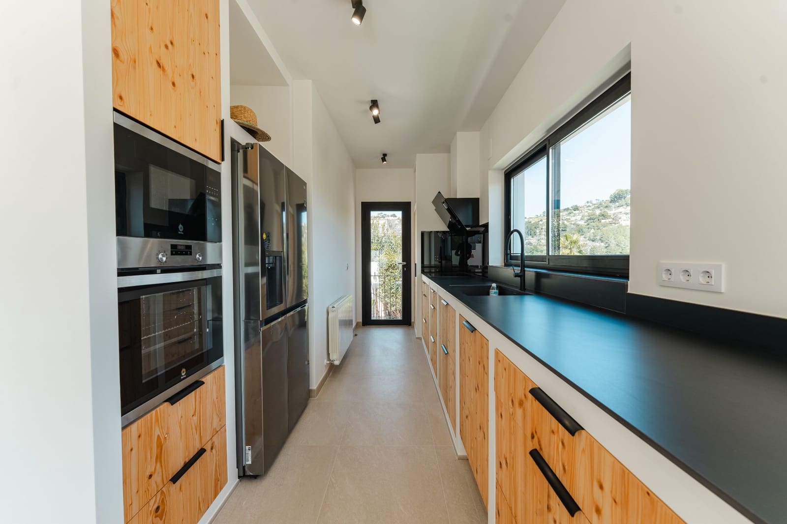 4 slaapkamer Villa te koop in Montemar met zwembad garage - € 1.100.000 (Ref: 10086847)