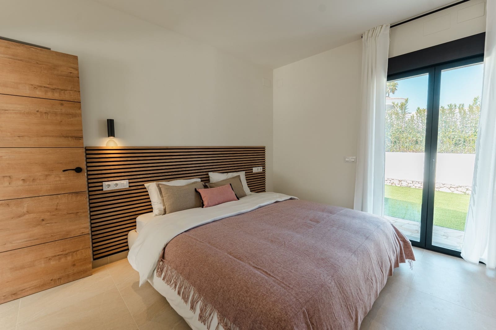 4 slaapkamer Villa te koop in Montemar met zwembad garage - € 1.100.000 (Ref: 10086847)