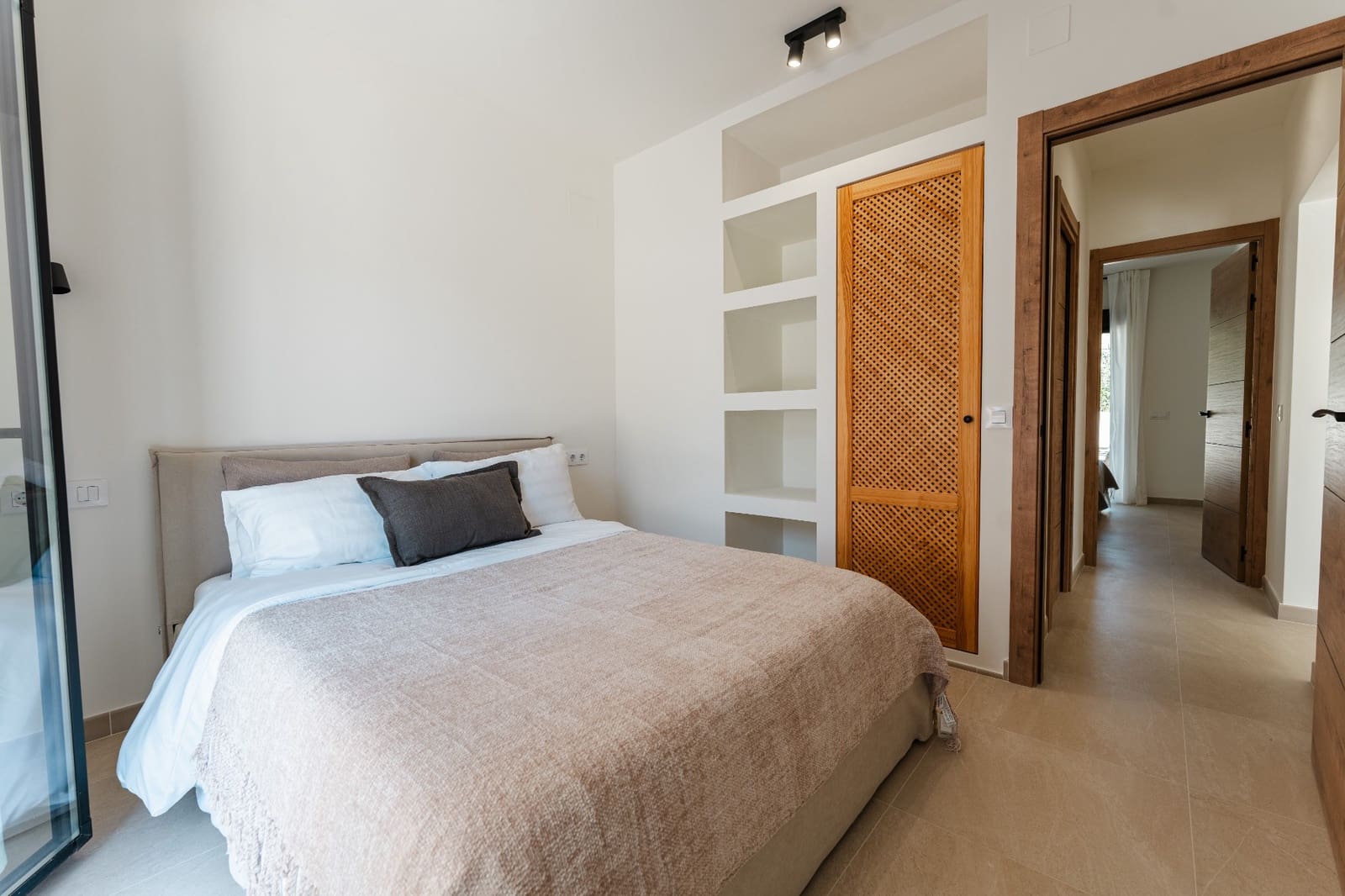 4 slaapkamer Villa te koop in Montemar met zwembad garage - € 1.100.000 (Ref: 10086847)