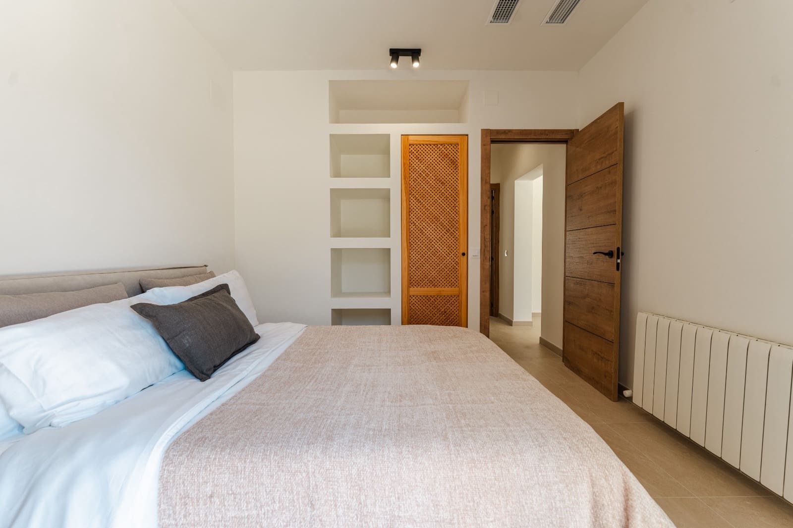 4 slaapkamer Villa te koop in Montemar met zwembad garage - € 1.100.000 (Ref: 10086847)