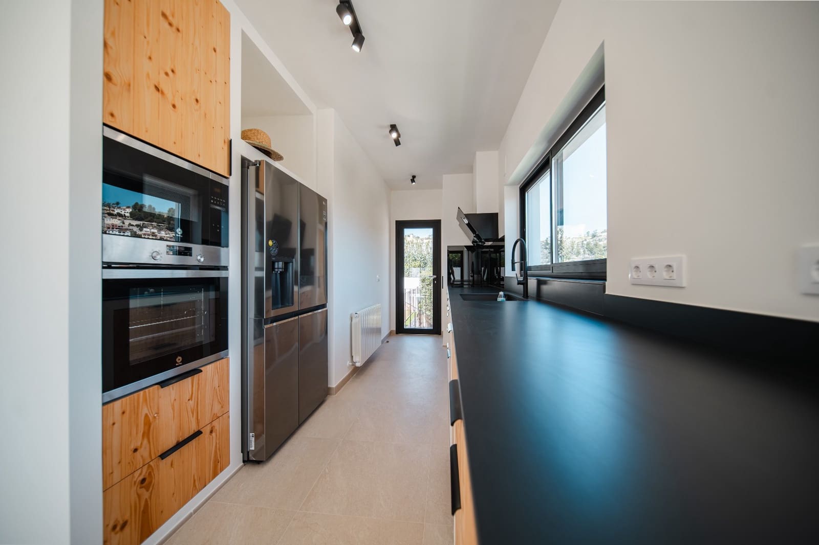 4 slaapkamer Villa te koop in Montemar met zwembad garage - € 1.100.000 (Ref: 10086847)