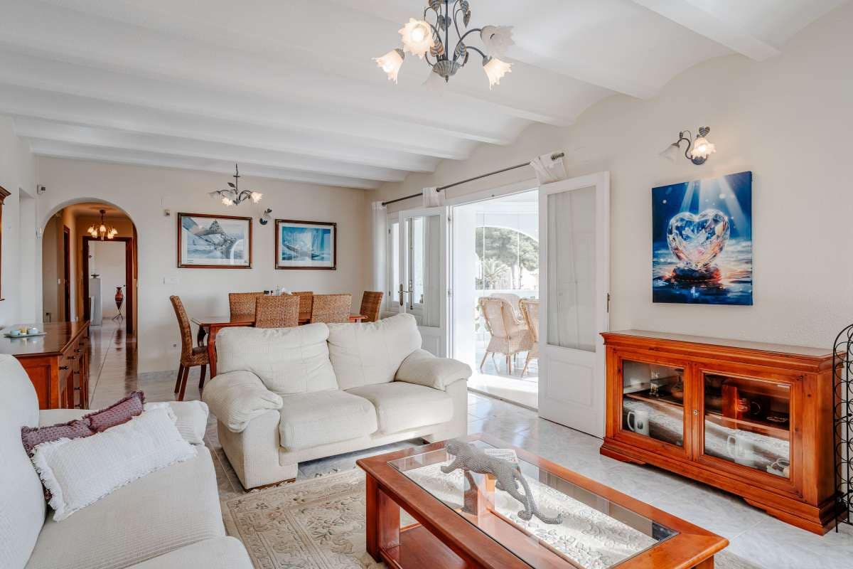 Chalet de 6 habitaciones en Calpe / Calp en venta con piscina - 649.000 € (Ref: 10086853)