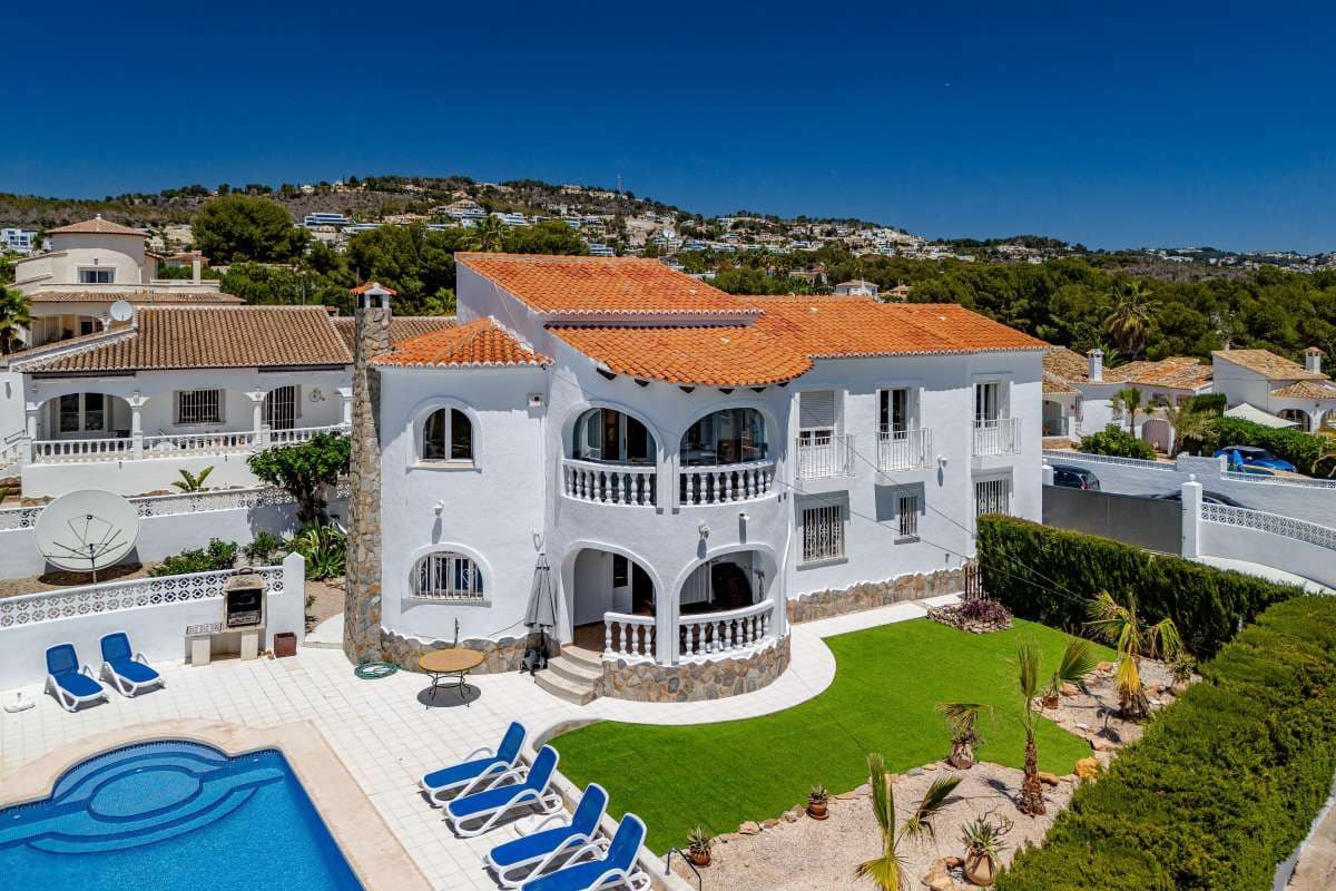 Chalet de 6 habitaciones en Calpe / Calp en venta con piscina - 649.000 € (Ref: 10086853)